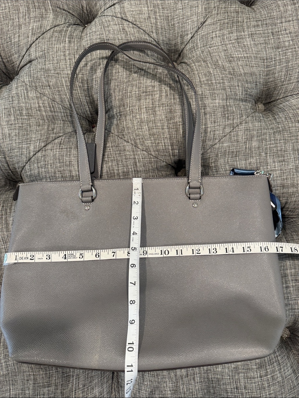 Coach Bag Gallery Grey Leather Tote with Scarf - Picture 17 of 17